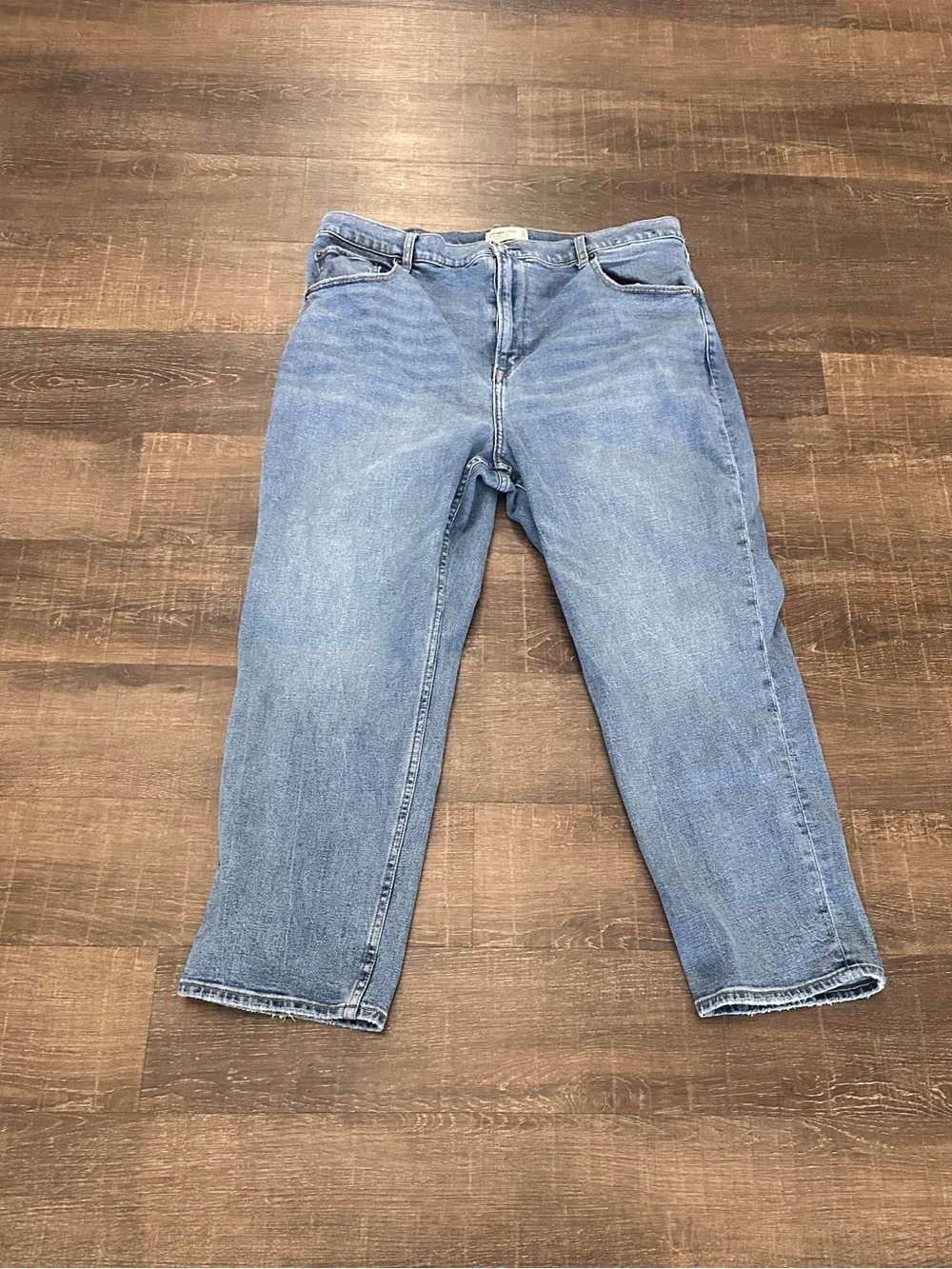 Abercrombie & Fitch Medium Blue The Ankle Straight Ultra High Rise Size 18